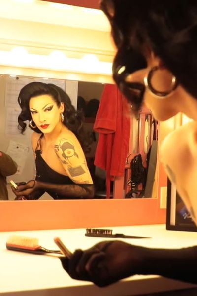 Violet Chachki en grande première au Crazy Horse