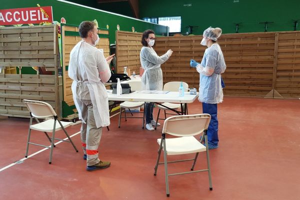 Dans ce centre, le but est de délester le Centre Hospitalier de la Côte Basque qui ne traite que les cas graves et éviter la saturation lors du pic de contagion.