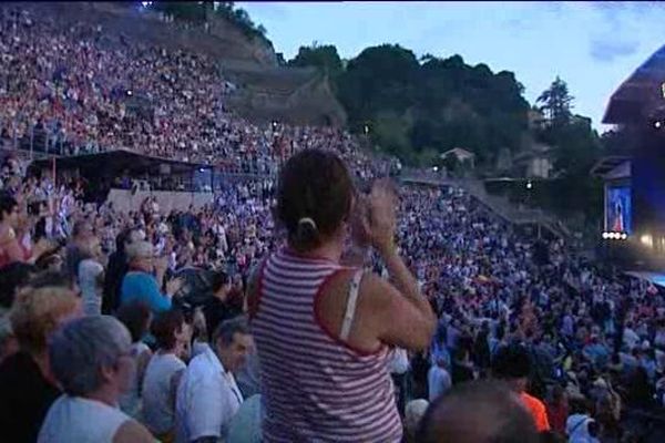 Dès la soirée d'ouverture , le festival a fait "amphithéâtre comble".