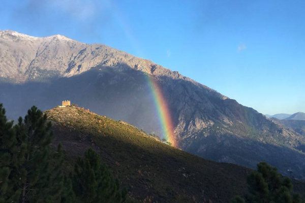 Arc-en-ciel à Vivario