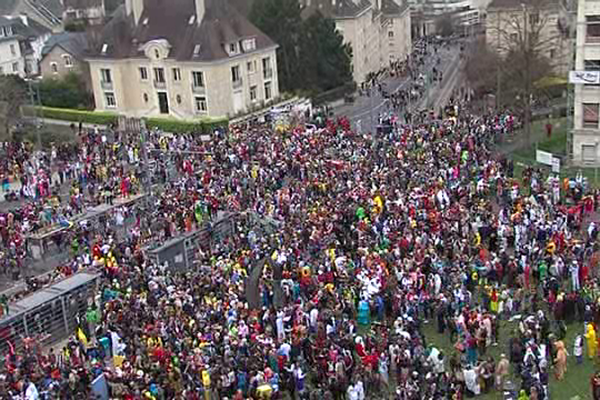 Une foule bigarrée qui a animé le centre-ville de Caen