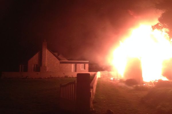 L'incendie a ravagé totalement une des deux maisons