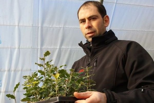 Un technicien spécialisé dans la truffe, détaché par la Chambre d'Agriculture, est chargé de la production.

