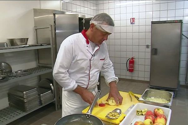  Christophe Leroy, le chef de cuisine du collège Maupassant à Duclair (Seine-Maritime)