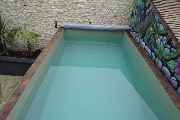 Avant d'être une piscine, cet objet était un container transformé par la société euroise "La Fabrique à Piscines et à Spas".