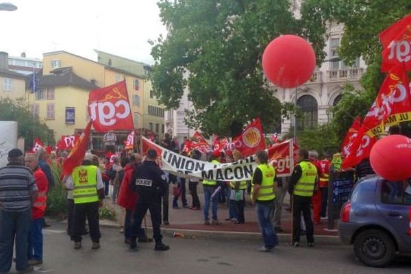 Sur les cinq défilés organisés en Saône-et-Loire, l'un d'eux a lieu à Mâcon. Il est parti vers 15h de la place Genevès.