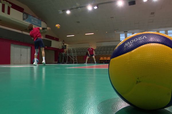 Le Beauvais Oise université club (BOUC) Volley-ball évolue actuellement en Élite (3e division).