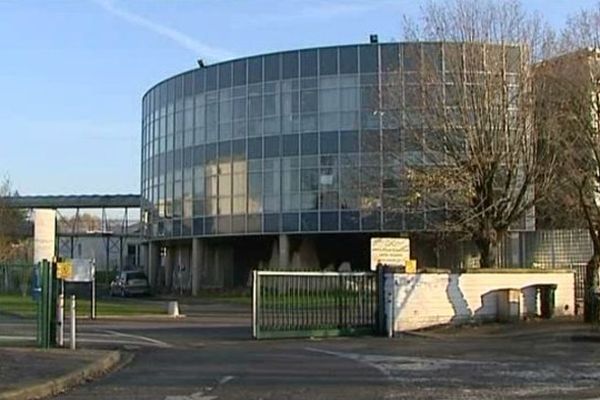 L'entrée du lycée Charles-Coulombà Angoulême