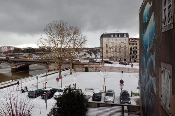 La grêle est fortement tombée ce samedi 24 février, à Bayonne.