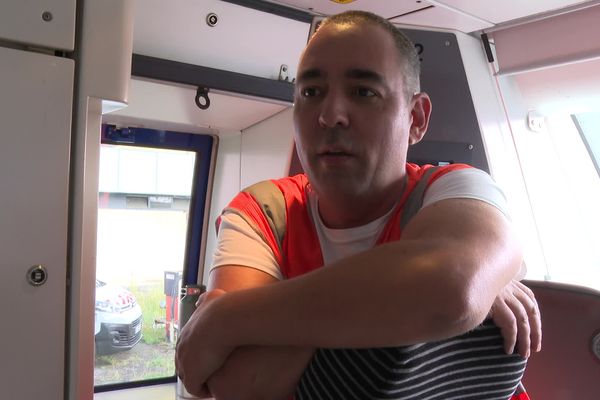 Conducteur de train depuis 25 ans, Wilfried Demaret vient de publier le livre "Plus belle la ligne !" dans lequel il raconte l'envers du décor. 