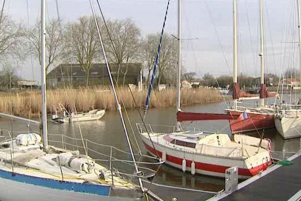 Le Port de Marans, en Charente-Maritime.