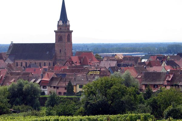 Bergheim, "village préféré des Français" 2022, se situe à 17 kilomètres au nord de Colmar (Haut-Rhin).