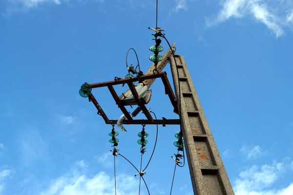 Il reste 270 foyers privés d'électricité dans deux communes du Gard. La vigilance est maintenue jusqu'au 2 février inclus.