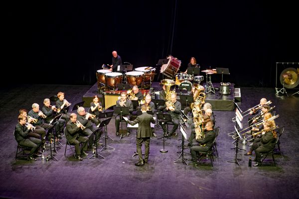 Aujourd’hui les vingt-huit musiciens officient en mode fanfare ou en une version plus moderne de ce type d’ensemble : le brass band.