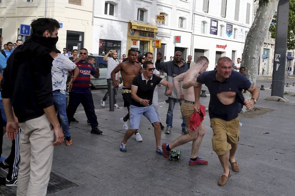 Les heurts entre supporters à Marseille autour du Vieux Port?