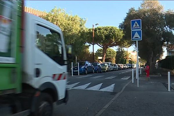 Un dos d'âne à Antibes.