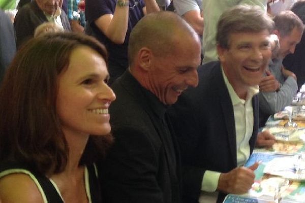 Aurélie Filippetti, Yanis Varoufakis et Arnaud Montebourg à la 43e Fête de la Rose qui se tient à Frangy-en-Bresse, en Saône-et-Loire, dimanche 23 août 2015.