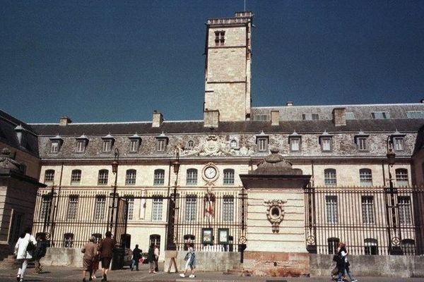 L'hôtel de ville de Dijon