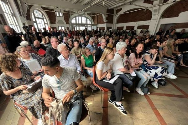 300 personnes à Aire-sur-la-Lys se font préciser les contours, via un avocat, d'une action judiciaire collective contre leur ancienne auto-école.