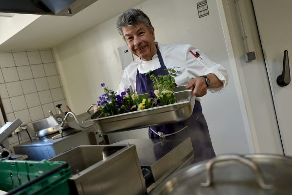 Pour les fêtes de fin d'année, le chef étoilé Régis Marcon a imaginé pour nous un menu festif à moins de 15 euros par personne.