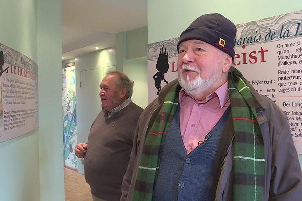 Gérard Meyer se rend souvent dans le musée de son village pour échanger avec les membres du cercle d'histoire.