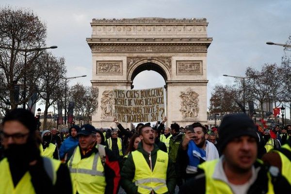 Les autorités espèrent un acte V moins important samedi mais plusieurs représentants des gilets jaunes appellent à manifester. 