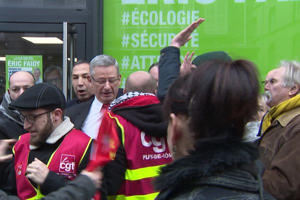 Le candidat LREM Eric Faidy a été chahuté par les manifestants mais il n'y a pas eu de casse.