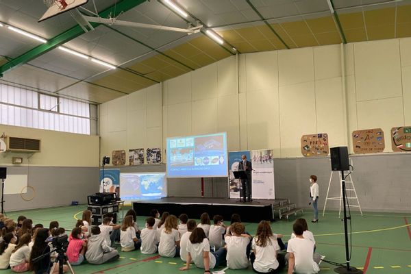 Le collège de Gueux est le seul de France à avoir obtenu l’autorisation cette année d’une liaison avec la station spatiale internationale. 