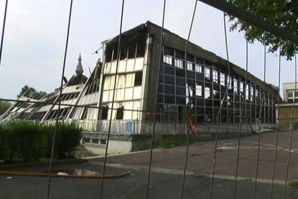 Ce qu'il reste de la piscine de Valenciennes. 