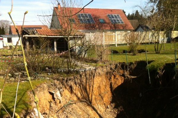 Un 4ème trou s'est formé dans le jardin de l'une des maisons d'Ergnies (80).