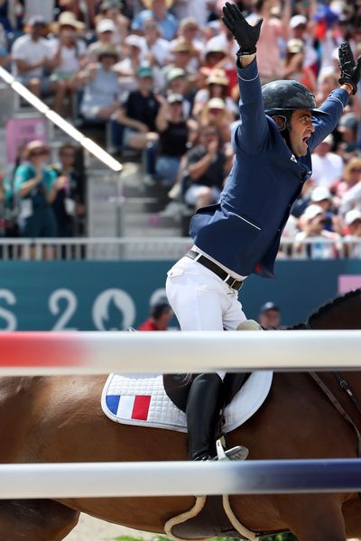 Intégré à l'équipe de France au dernier moment suite à un forfait, Olivier Perreau, a réalisé un parcours parfait et décrocher la médaille de Bronze par équipe avec sa jument Dorai d'Aiguilly