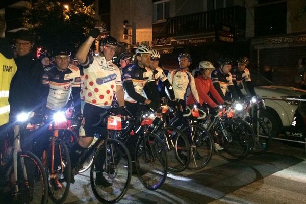 Les participants sont partis très tôt ce jeudi matin alors que le soleil n'était pas encore levé