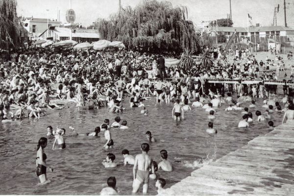 La plage du Cher à Tours entre 1950 et 1960