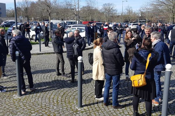 Une cinquantaine de représentants des transports routiers devant la préfecture à 14H ce lundi 14 mars