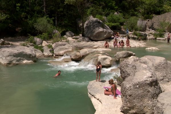 Les Gorges de la Méouge attirent de nombreux touristes