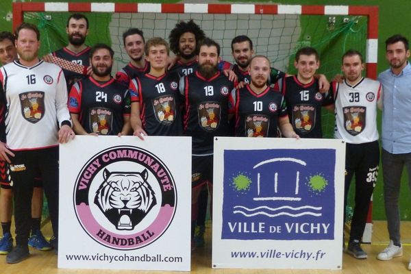 Depuis quelques jours, le club de Vichy Co Handball dans l’Allier a mis en ligne une vidéo décalée sur Internet. 