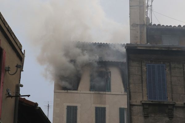 L'incendie a détruit 2 appartements - photo Florence Allemand BMPM