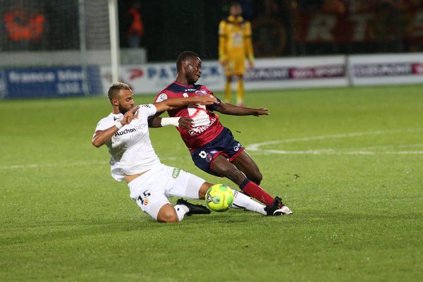 Lens (en blanc) et Clermont se sont neutralisés vendredi soir.