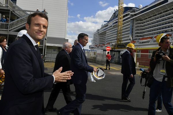 Emmanuel Macron plaide pour l'emploi et l'avenir à Saint-Nazaire le 31 mai 2017