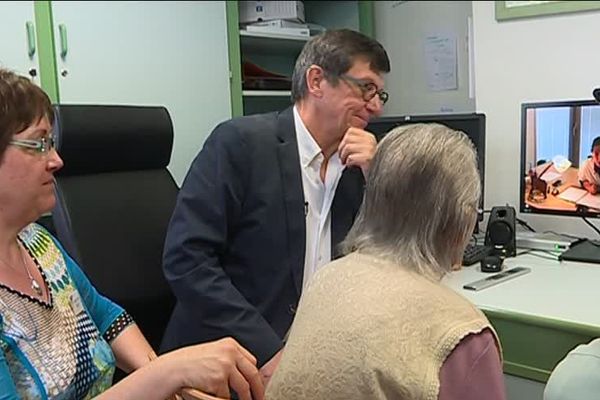 La télémédecine permet aux patients de l'Ehpad de Labruguière d'avoir une consultation à distance avec un spécialiste de l'hôpital de Castres.