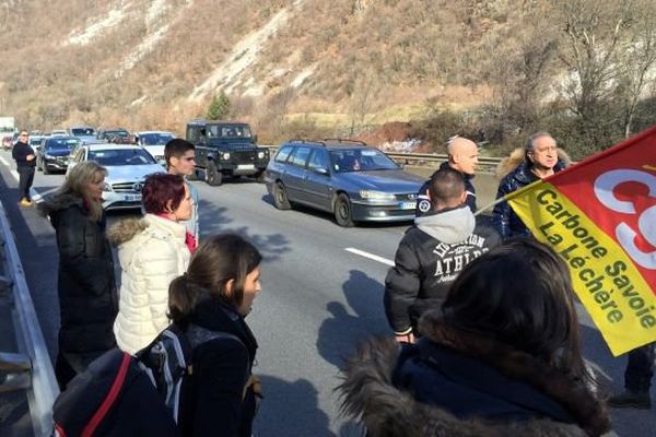 Blocage des salariés de Carbone Savoie - 20/01/2016