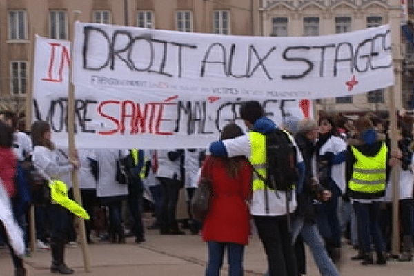 La manifestation des étudiants infirmiers à Lyon le 04 mars dernier 