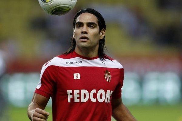 Falcao arrive en 6e place mondiale avec 21,2 millions d'euros annuels.