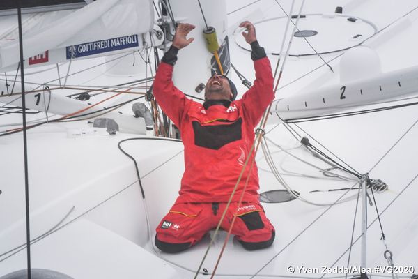 Giancarlo Pedote à son arrivée aux Sables d'Olonne le 28 janvier 2021