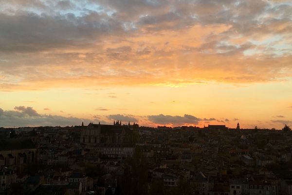 Poitiers, soleil couchant