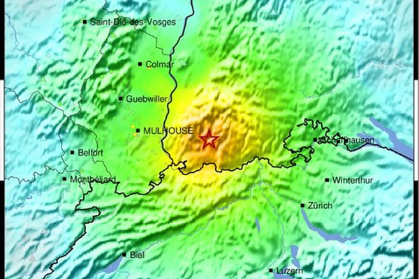 Au niveau de l'épicentre, les sismologues du Bureau Central Sismologique Français ont enregistré une magnitude de 4,6. Il est considéré comme un séisme modéré.