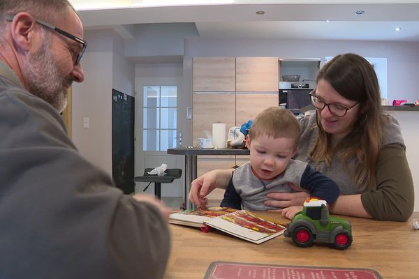 Le jeune Benjamin devrait pouvoir marcher après son opération.