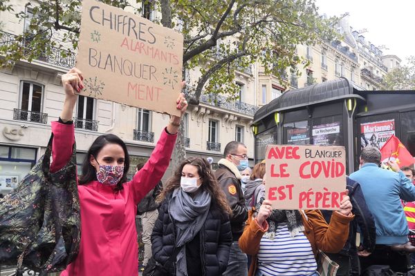 Rassemblement à Paris, ce mardi après-midi, boulevard Raspail.