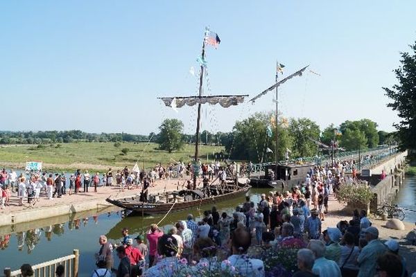 En 2014, Digoin fête les 9es Ligériades en bord de Loire 