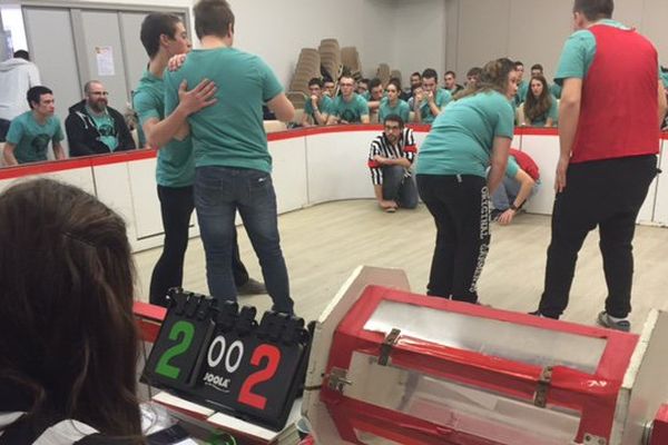 Un match d'improvisation avec des lycéens venus de lycées agricoles dans la Vienne.